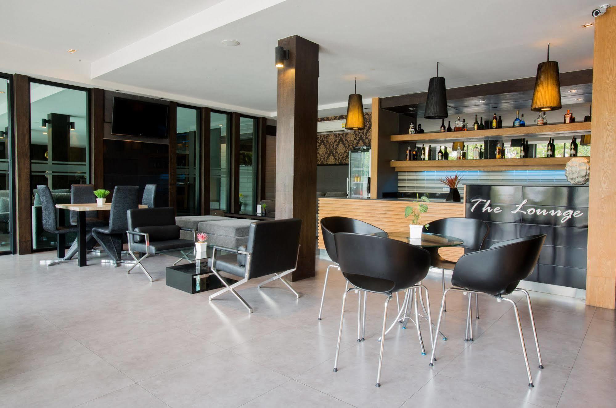 Inn Place Serviced Residence Pattaya Exteriör bild