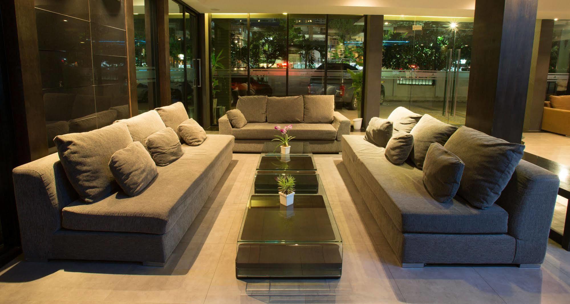 Inn Place Serviced Residence Pattaya Exteriör bild
